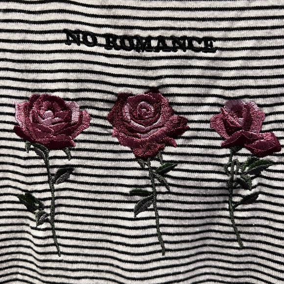 Embroidered TopShop Europe T-shirt - Picture 2 of 4